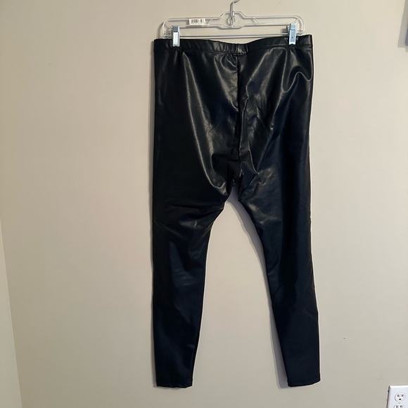 H&M - Picture 5 of 9